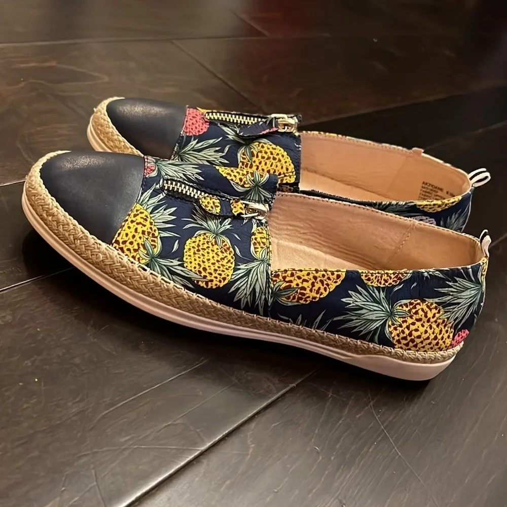 Anne Klein pineapple blue espadrilles 8.5